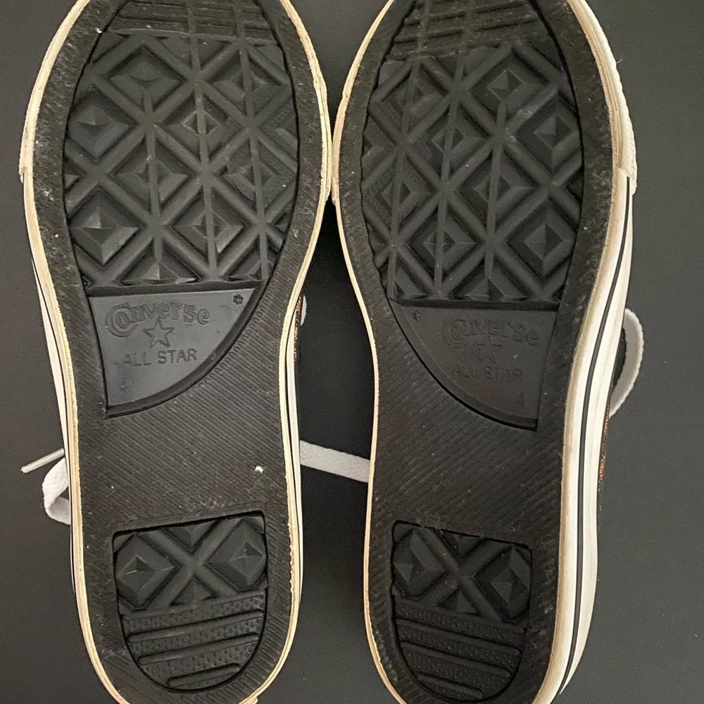 Kids Size 4 CONVERSE All Star Leopard Low Top Sneakers EUC